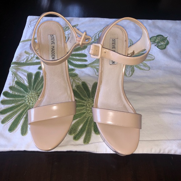 Steve Madden Prestine Wedge Sandal - Picture 5 of 5